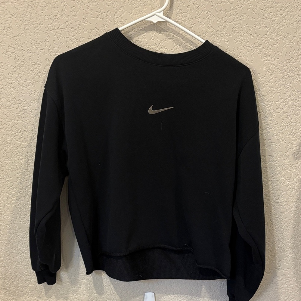 Nike Big Kids’ (Girls) Black Crewneck Cropped Sweatshirt - L (barely worn)